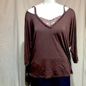 Buckle daytrip Brown cold shoulder lace mid length sleeve tunic top